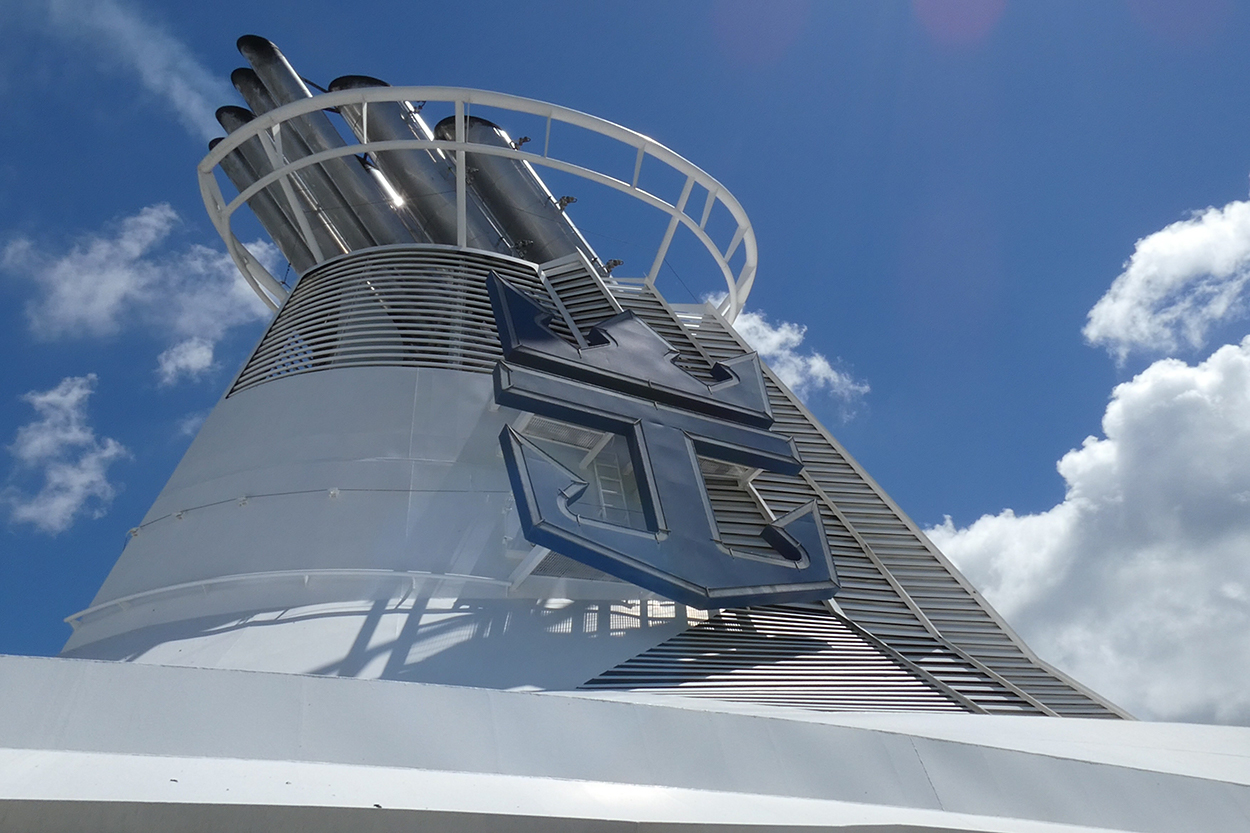 Enchantment of the Seas - Pool Deck